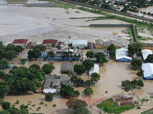 Las catastróficas imágenes del Valle de Sula convertido en una inmensa laguna