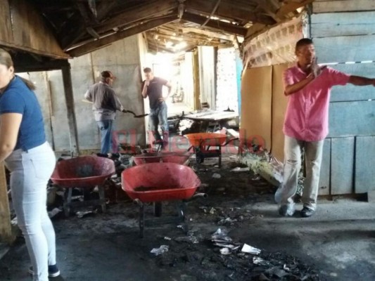 Así fueron los destrozos que dejó incendio en mercado de Choluteca