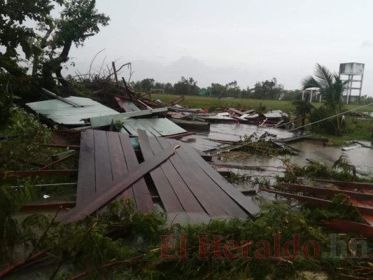 Una muerte y devastación deja la tormenta Iota a su llegada a Honduras (FOTOS)