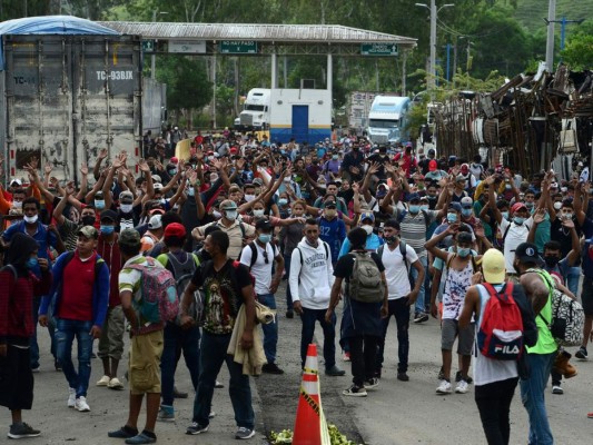 ¿Qué se sabe de la caravana migrante que avanza hacia Estados Unidos? (Fotos)