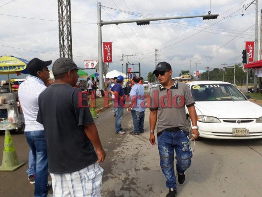 FOTOS: Banderas, gorras y camisas... ¡Todo el ambiente para el Honduras vs Australia en San Pedro Sula!