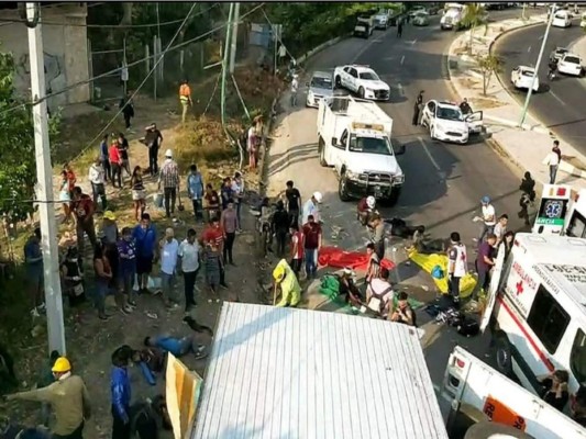 Las imágenes de la tragedia que dejó 49 migrantes muertos en México (Fotos)