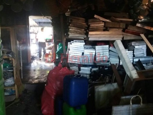 Así fueron los destrozos que dejó incendio en mercado de Choluteca