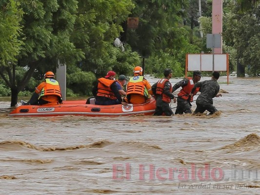 Las catastróficas imágenes del Valle de Sula convertido en una inmensa laguna