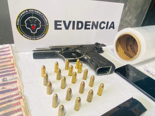 Dinero, drogas, armas y libretas contables decomisaron a 'El Pepo' y a 'El Camarón' en el Valle de Sula