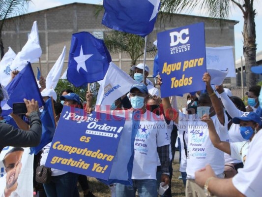 Con una caravana, fotografías y discursos Nasry Asfura cierra su campaña en la capital (FOTOS)