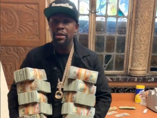 Los lujos que Floyd Mayweather presume en sus redes sociales