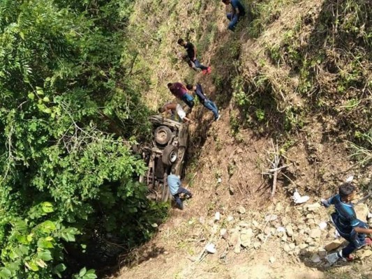 En fotos: La trágica muerte de una pareja recién casada y tres niños víctimas del accidente vial en Choluteca  