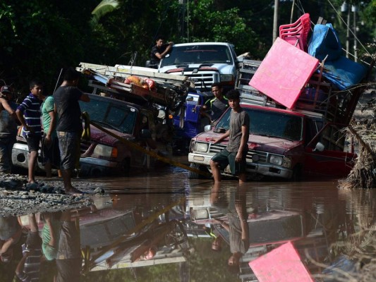 Evacuación de pobladores de El Progreso, Yoro, ante amenaza de Iota (Fotos)