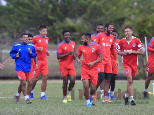 Con casi todas sus figuras, Olimpia entrenó este viernes previo a su debut ante Real de Minas