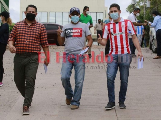 Periodistas y empleados de EL HERALDO reciben vacuna contra el covid-19