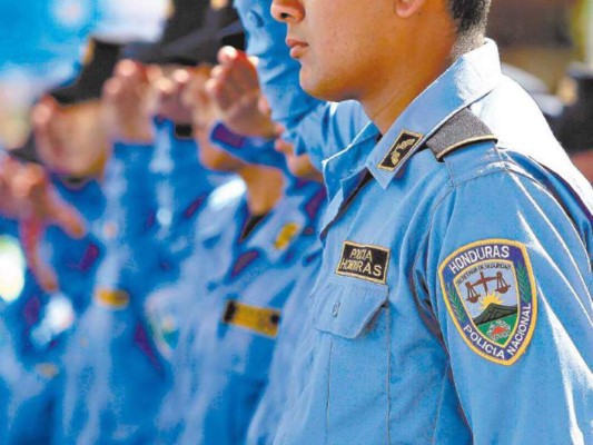 Los rostros de los policías detenidos con drogas y armas en Olancho