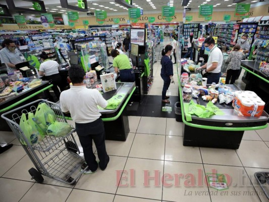 Control de temperatura, distancia y desinfección: así es ir al supermercado en tiempos de pandemia