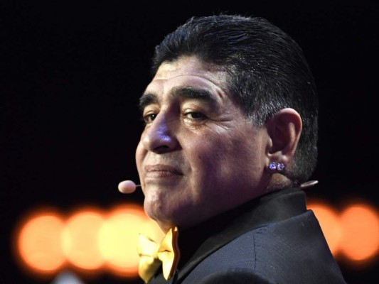 El mundo del fútbol le rinde culto a Diego Maradona en su cumpleaños 60