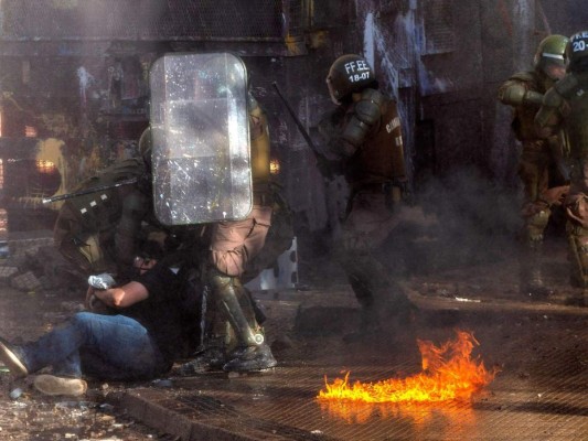 FOTOS: Chile respira violencia y salida a crisis se aleja cada vez más