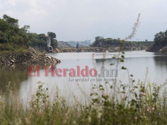 Aumenta nivel en represa Los Laureles tras lluvias: Un recorrido en fotos