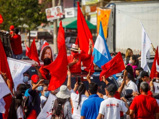 Xiomara Castro de Zelaya realiza caravana en Cortés (Fotos)