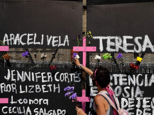 FOTOS: Protestas y clamor en el Día Internacional de la Mujer