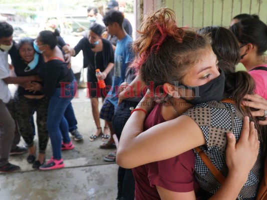 Dramática despedida a víctimas de alcohol adulterado en Choloma (FOTOS)