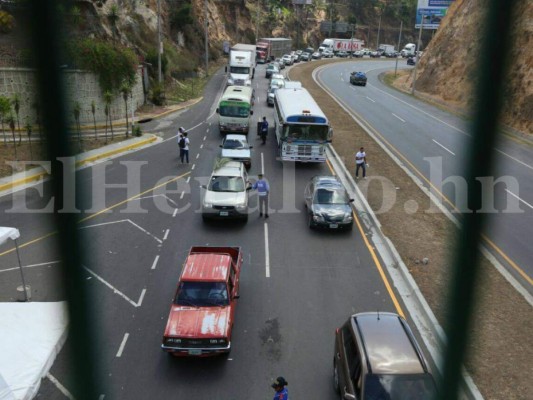 Capitalinos comienzan a salir de la capital rumbo a la zona norte de Honduras