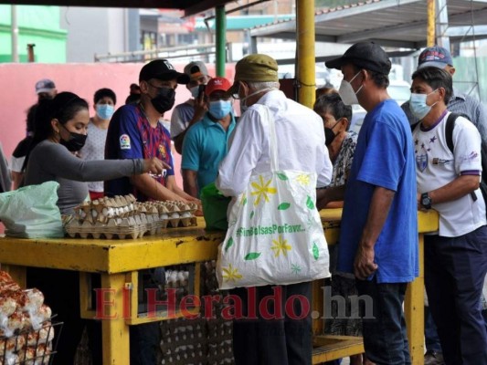 Capitalinos comenzaron a abastecerse desde este viernes previo a las elecciones (Fotos)