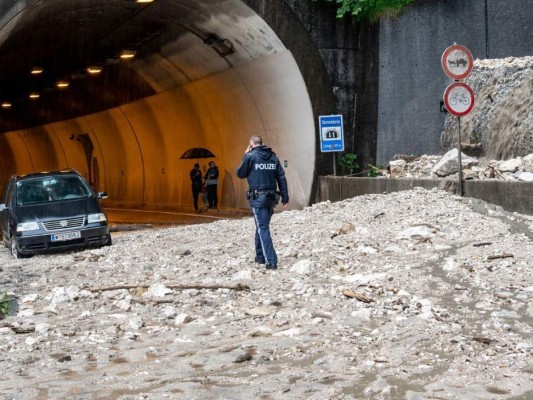 Fotos del recorrido de Merkel por zonas de Europa devastadas por inundaciones