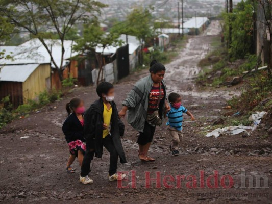 FOTOS: Los rostros inocentes de la mendicidad provocada por el Covid-19