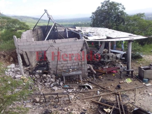 Destrucción total y heridos tras explosión en cohetería en La Paz