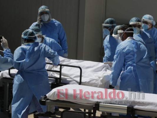 FOTOS: Trasladan primeros pacientes al hospital móvil de Tegucigalpa