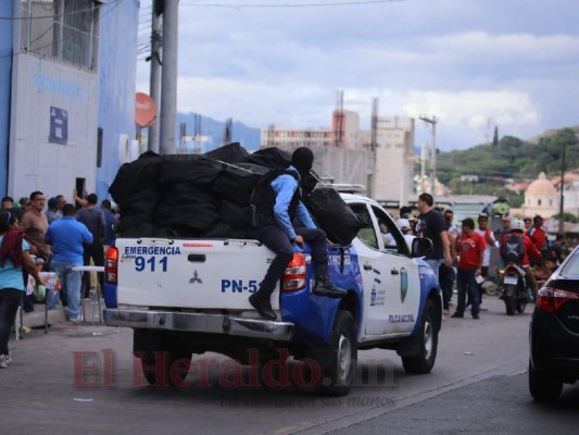 ¡FOTOS! Ambiente de locura afuera del Nacional previo a la final Motagua vs Saprissa