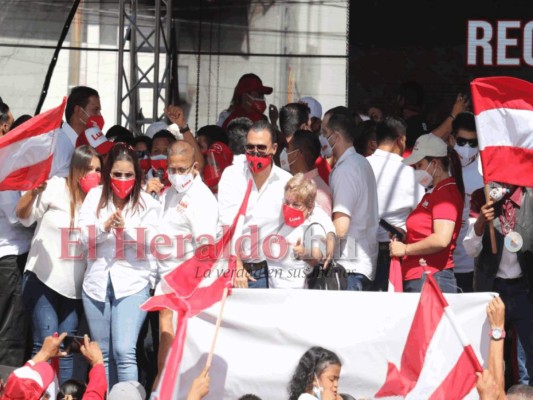 'Sin miedo al covid-19', Luis Zelaya inicia su campaña política (Fotos)