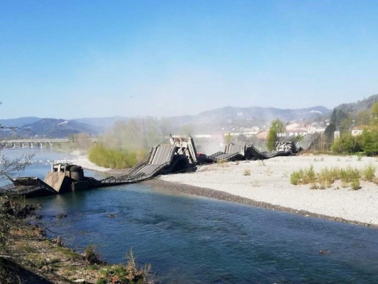 Las fotos que dejó el derrumbe de un puente en Italia