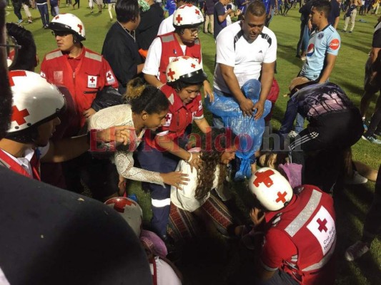 Tres muertos, más de siete heridos y tres jugadores en el hospital; el saldo del clásico no jugado