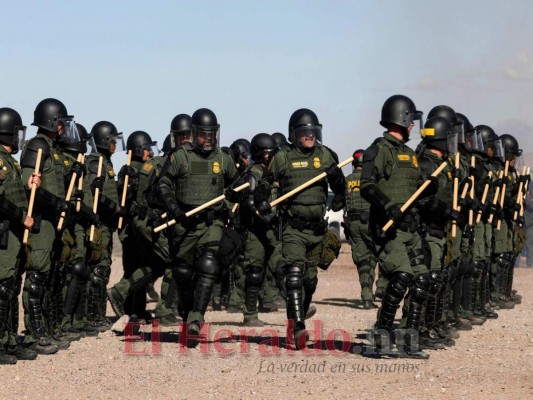 FOTOS: Así se prepara la patrulla fronteriza para detener a migrantes de la caravana