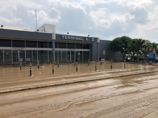 Así quedó el aeropuerto Ramón Villeda Morales tras las inundaciones por Eta (Fotos)