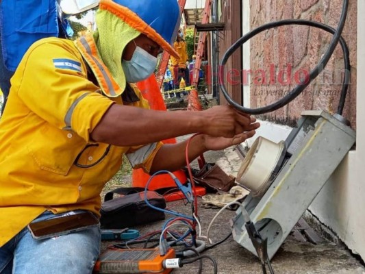 En imágenes: Tras hurto, cortan la energía eléctrica en exclusivas colonias de la capital