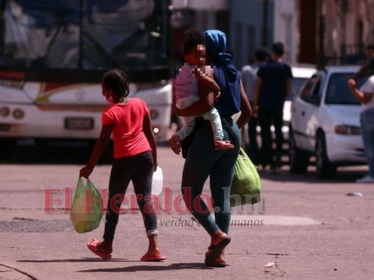 Entre la necesidad y el abandono: Cientos de migrantes haitianos deambulan en la capital