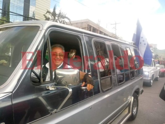 FOTOS: Los autos clásicos que adornan el carnaval de Tegucigalpa