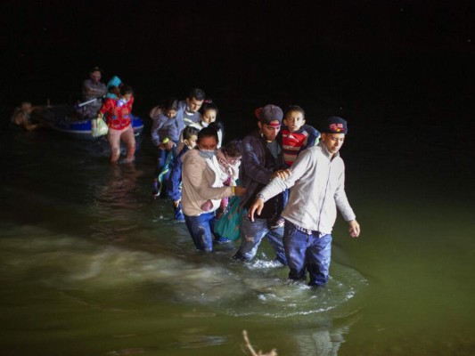 Carencias e incertibumbre, la tragedia que viven los migrantes en la frontera