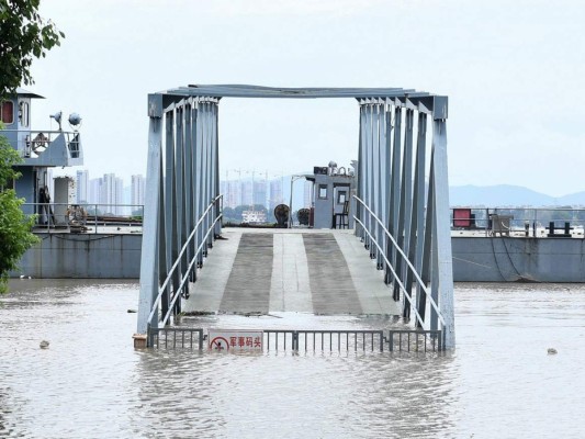 Inundaciones en China alcanzan niveles históricos y amenazan arrasar Wuhan