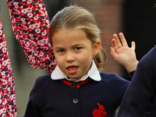 FOTOS: Así fue el primer día de clases de la princesa Charlotte