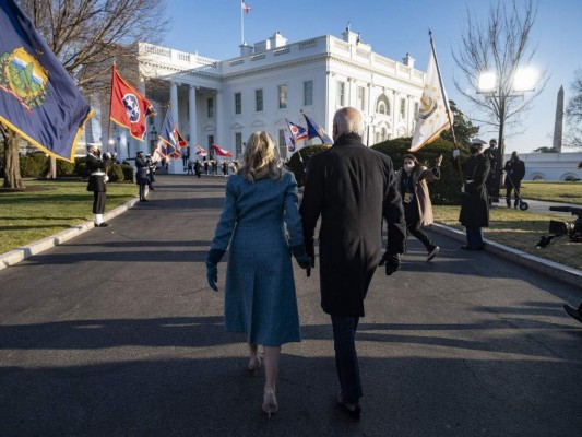 Así fueron las primeras 24 horas de Joe Biden en la Casa Blanca (FOTOS)