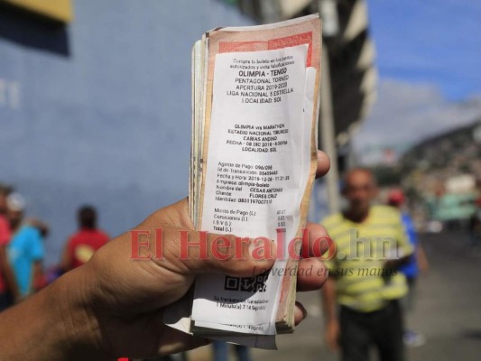 FOTOS: El ambientazo que reina previo al duelo Olimpia-Marathón