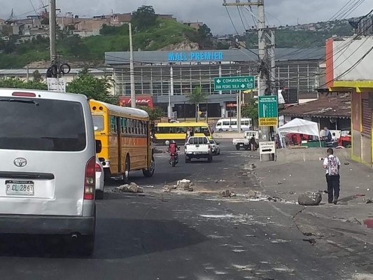 FOTOS: Así amanecieron las calles de la capital hondureña tras intensa noche de protestas