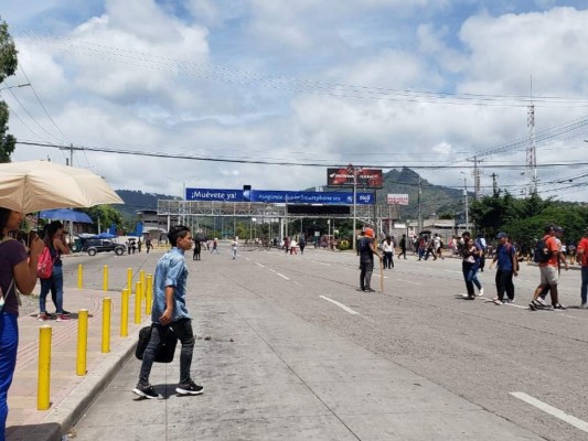 FOTOS: Sin paso en bulevar Suyapa por protestas frente a UNAH