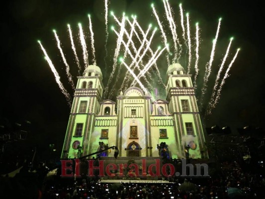 Espectacular video mapping para rendir honor a la Virgen de Suyapa en su 273 aniversario