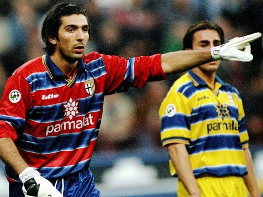 Veinte años de carrera de Gianluigi Buffon se cumplen este 19 de noviembre