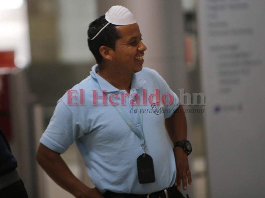 FOTOS: El descuidado uso de mascarillas en el aeropuerto Toncontín