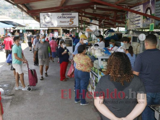 A excepción del uso de mascarilla, comercios de la capital viven peligrosa normalidad  