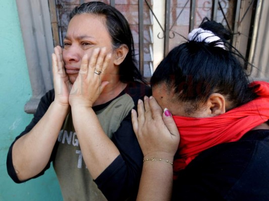 Las 15 dramáticas imágenes del incendio que cegó la vida de una menor y arrasó con siete casas en la colonia Fernando Calderón